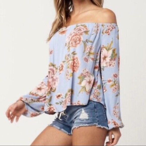Billabong | Mi Amore Blue Crepe Grandma Floral Off The Shoulder Top, Small - Picture 2 of 6